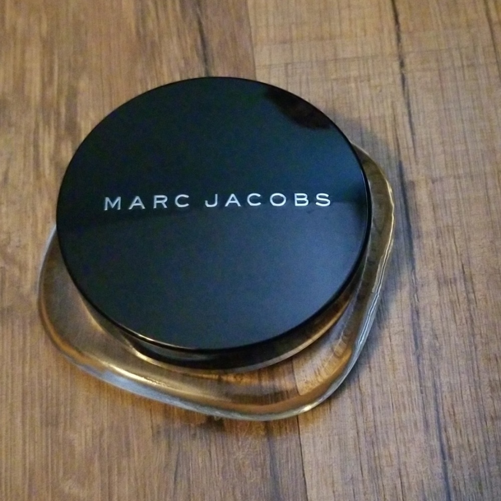 Marc Jacob's 66 Fawn Deep Mousse Foundation